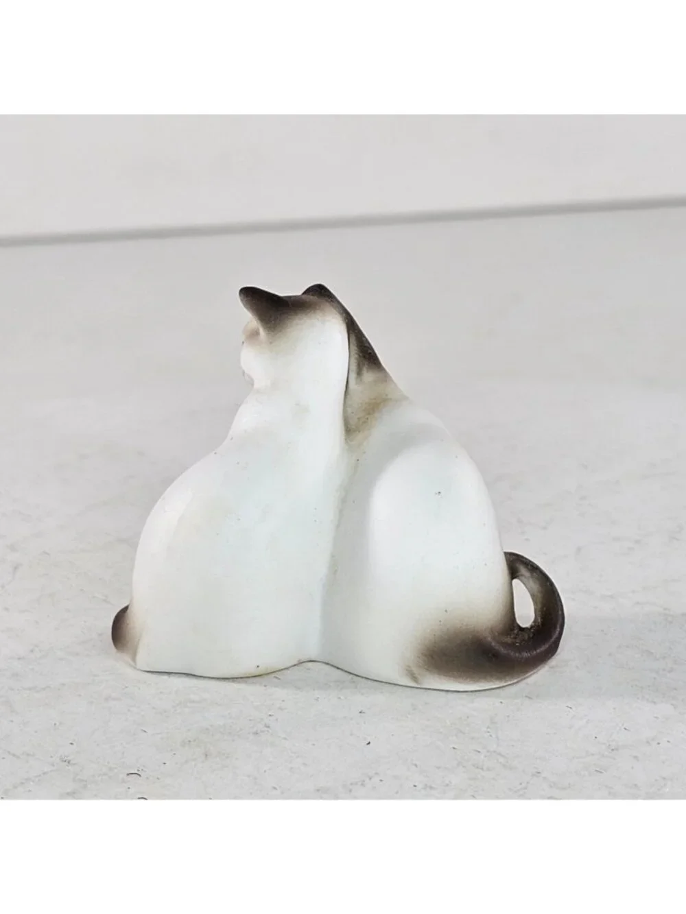Vintage George Good Siamese Cats Cuddling Pair Miniature Figurine 1986 by Fabriz